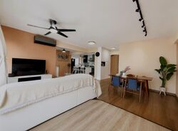 Blk 874B Tampines Greenflora (Tampines), HDB 5 Rooms #588845071